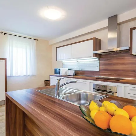 Lovely In Turcic With Kitchen Feriehus