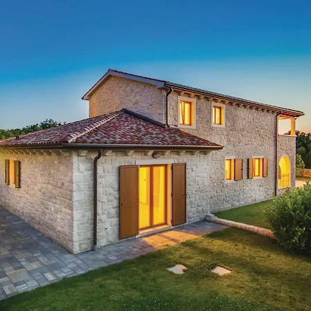 Lovely In Turcic With Kitchen 펜션 *