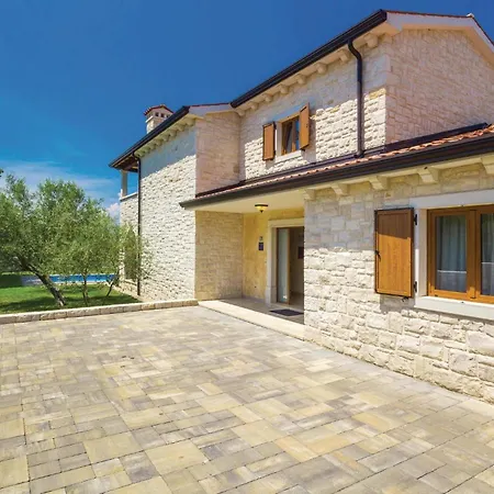 Lovely In Turcic With Kitchen * Vantacici