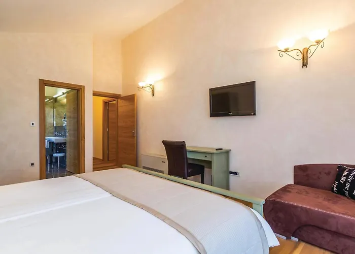 Lovely In Turcic With Kitchen * Vantacici