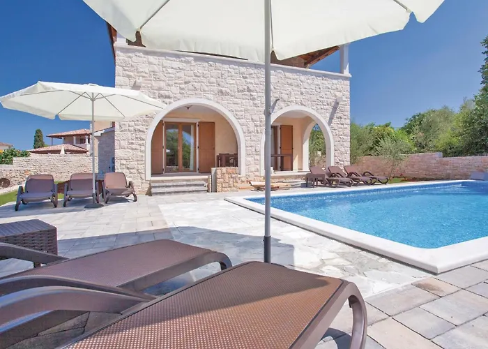 Lovely In Turcic With Kitchen *