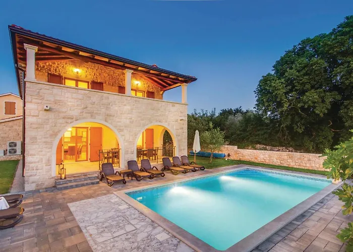 Dom wakacyjny Lovely In Turcic With Kitchen