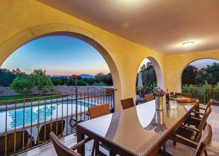 Lovely In Turcic With Kitchen *