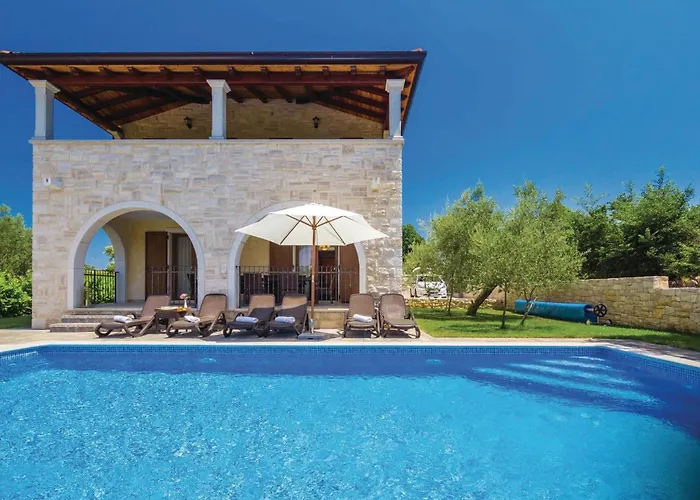 Dom wakacyjny Lovely In Turcic With Kitchen Vantacici